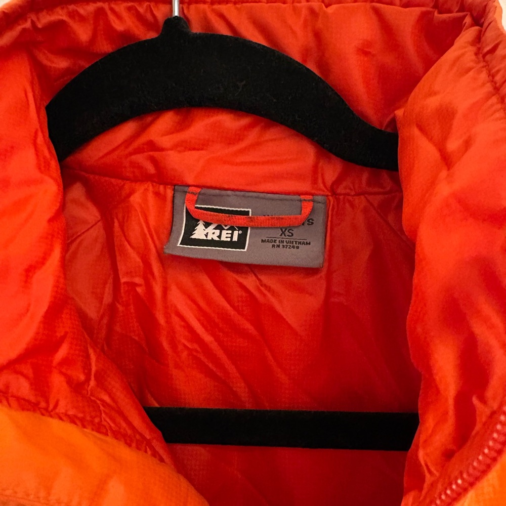 REI Lightweight Puffer Jacket - Picture 2 of 4